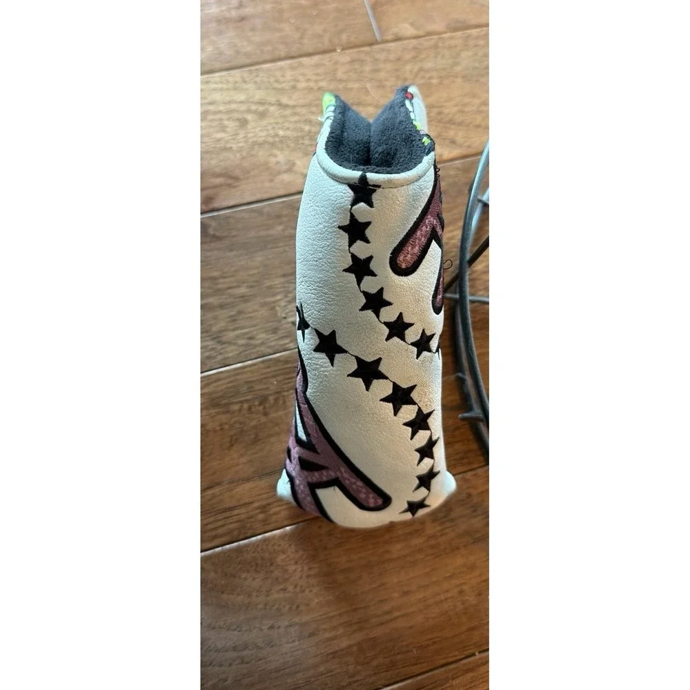 Limited Edition Barstool Golf Transfusion Blade Putter Cover
